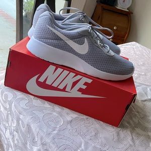 Men’s Nike Tanjun sneakers